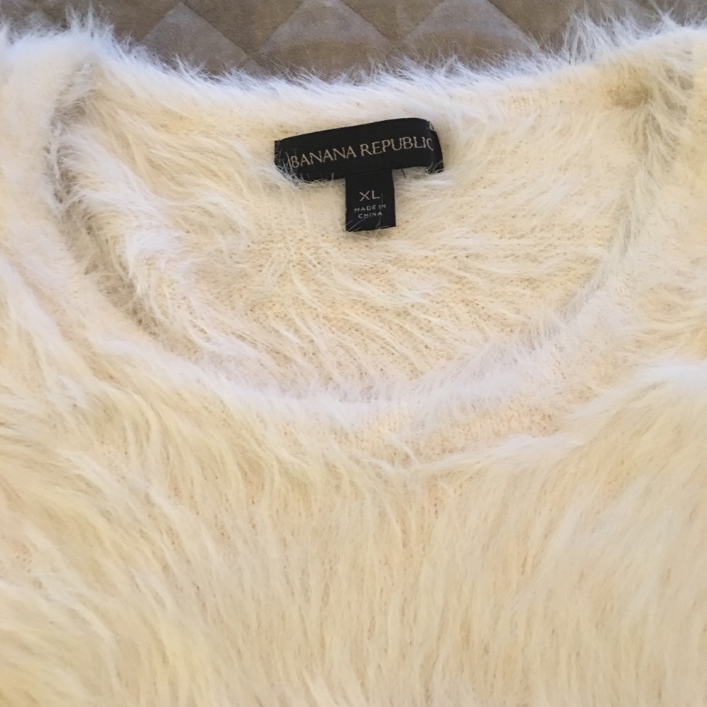 Women’s Banana Republic warm/fuzzy sweater